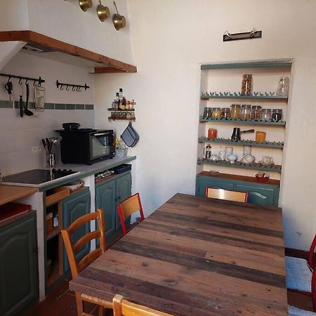 Maison De Cesar Saint-Saturnin-les-Apt Luaran gambar